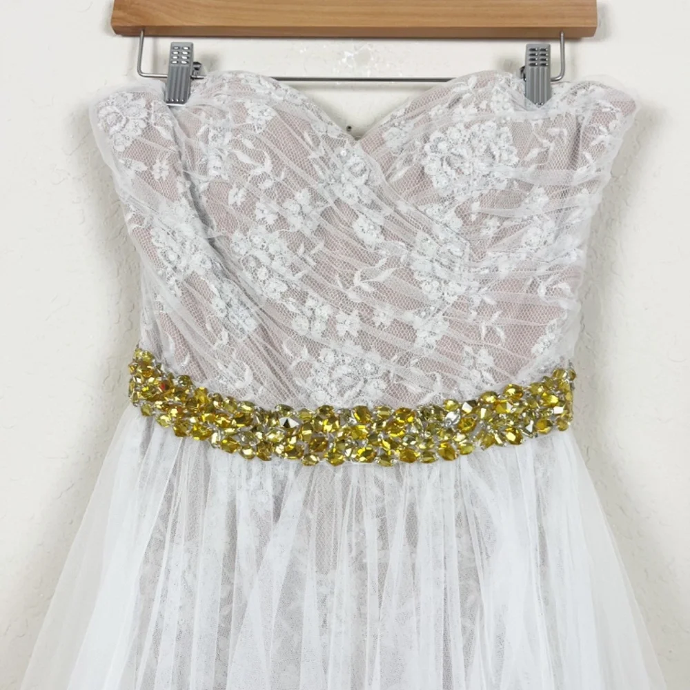 Sherri Hill White Lace Strapless Gown Size 4 - Picture 5 of 7